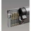 Cilindru de siguranță Yale 500, 45 × 45 mm, nichel satinat, 5 pini, pentru uși PVC si lemn