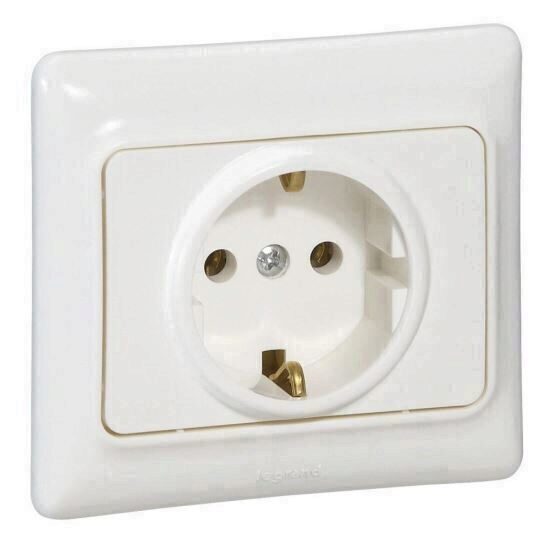 Priza simpla Schuko 2P+E 16A alb Kaptika Legrand 782111